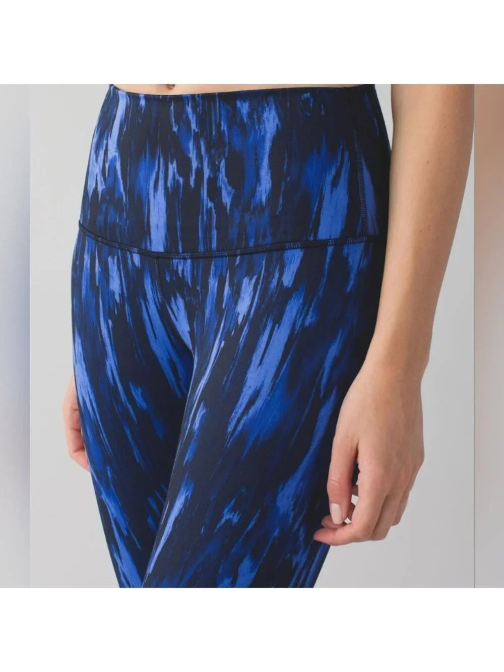Lululemon Wunder Under Crop (Hi-Rise)Painted Animal Sprinkler Black
